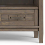 Mueble contemporáneo de madera maciza para TV y multimedia de 50 pulgadas de ancho en color marrón ahumado para televisores de hasta 55 pulgadas - 16p x 50an x 20al